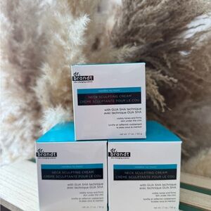 Dr. Brandt Neck Cream with Gua Sha - Blue and White